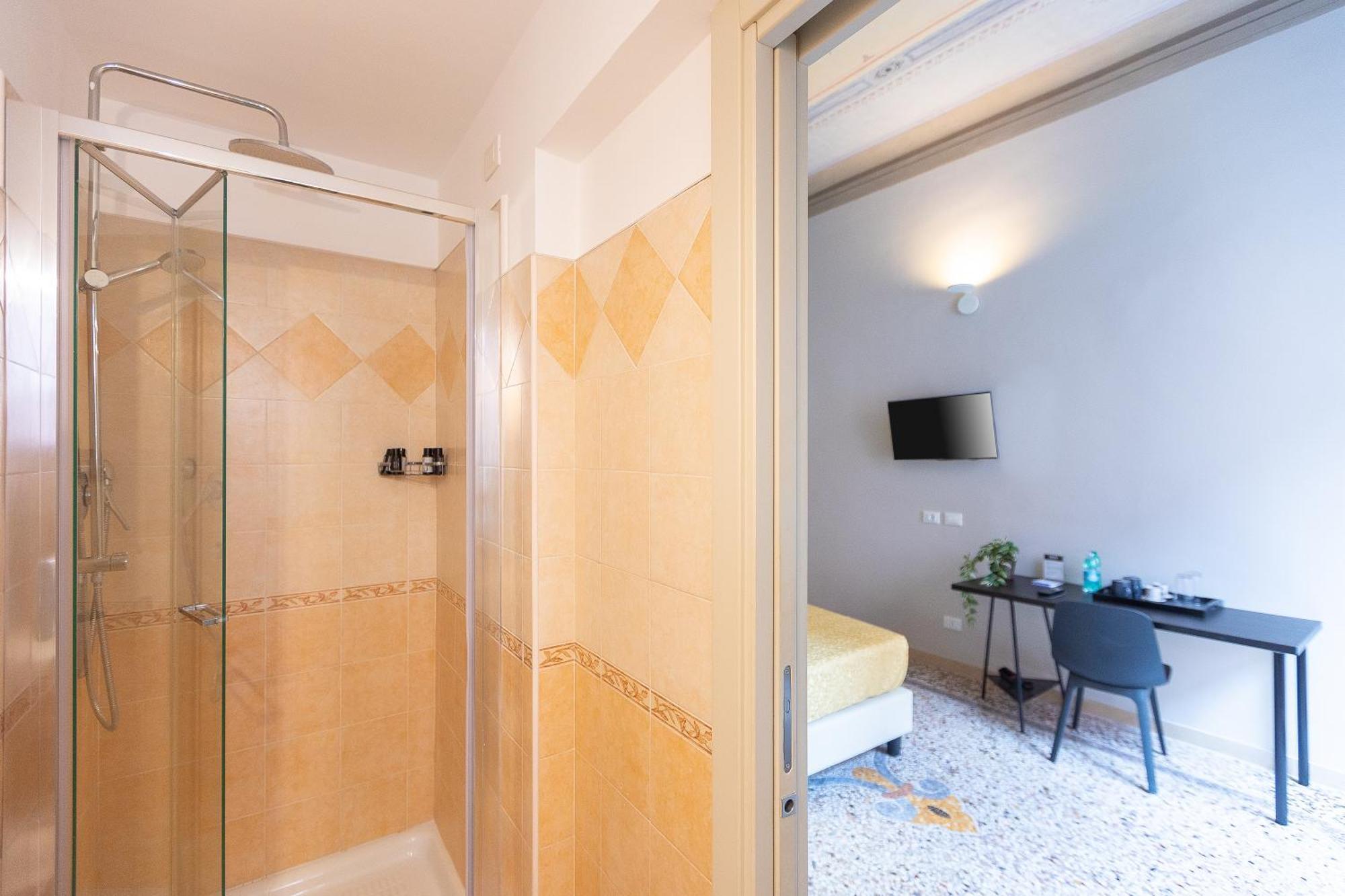 Iron Cityaus Termini Рим Экстерьер фото