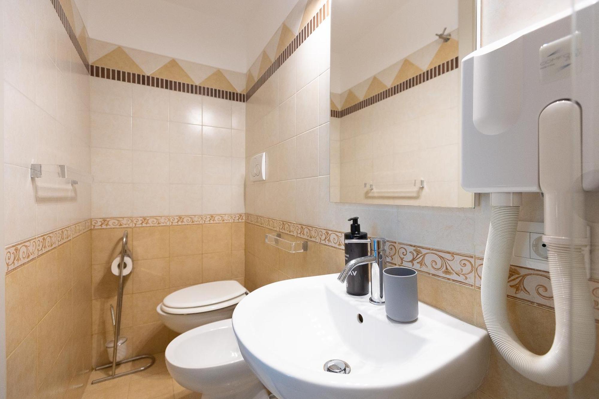 Iron Cityaus Termini Рим Экстерьер фото
