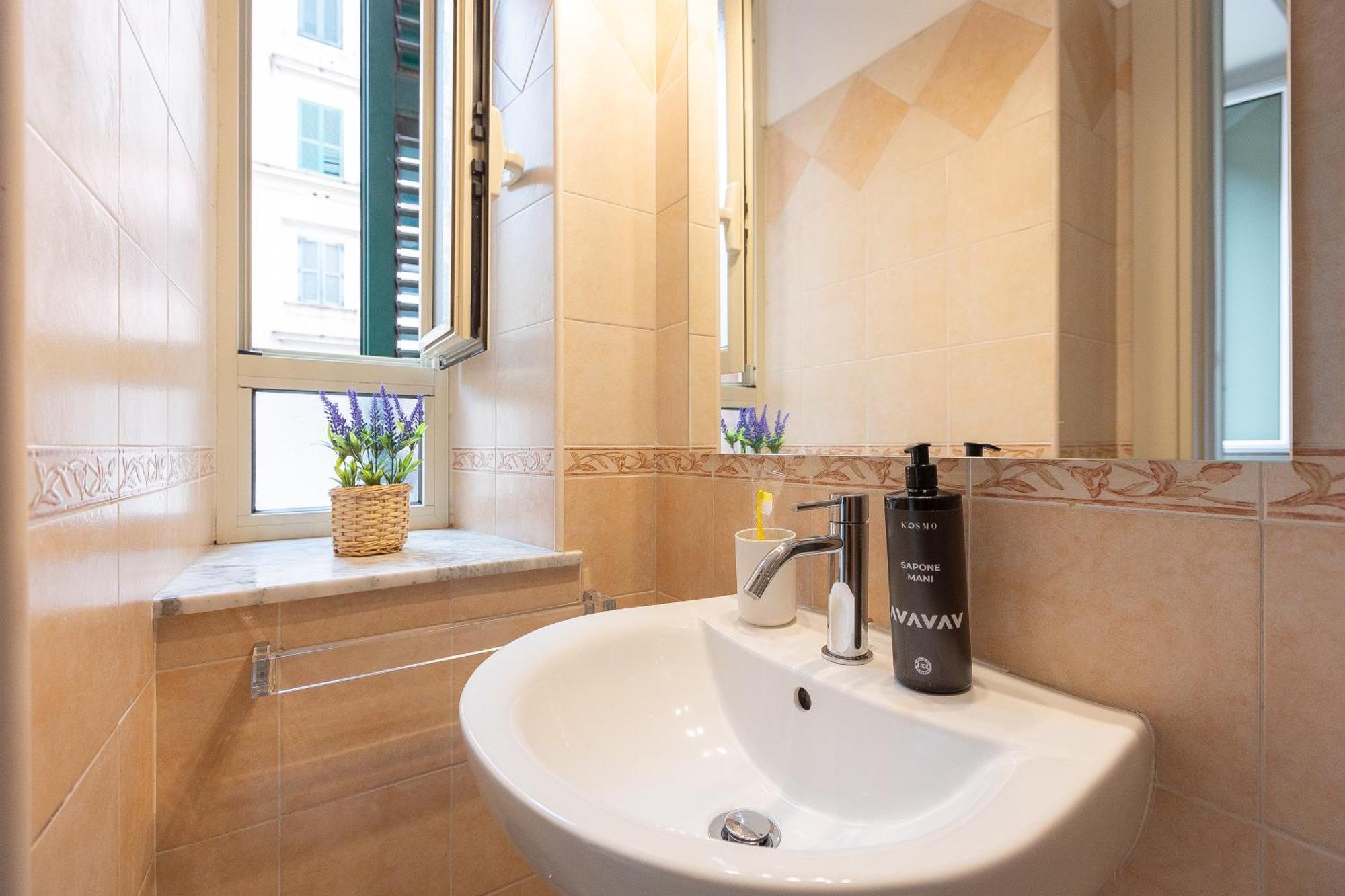 Iron Cityaus Termini Рим Экстерьер фото